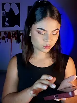 Snapshot of Cleo_hills chatting on 09.21.25 Cleo hills online show from 09.21.25