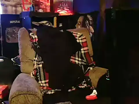 Snapshot of RM_Discov3ri3z chatting on 02.14.25 RM Discov3ri3z online show from 02.14.25