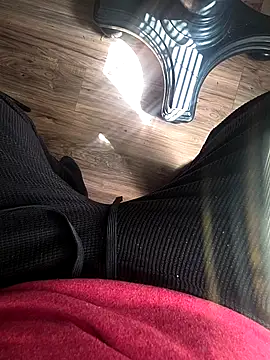 Snapshot of Damn-Danny chatting on 11.12.25 Damn-Danny online show from 11.12.25