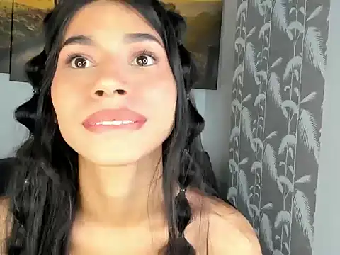 Snapshot of _violetadulce chatting on 01.04.25 violetadulce online show from 01.04.25