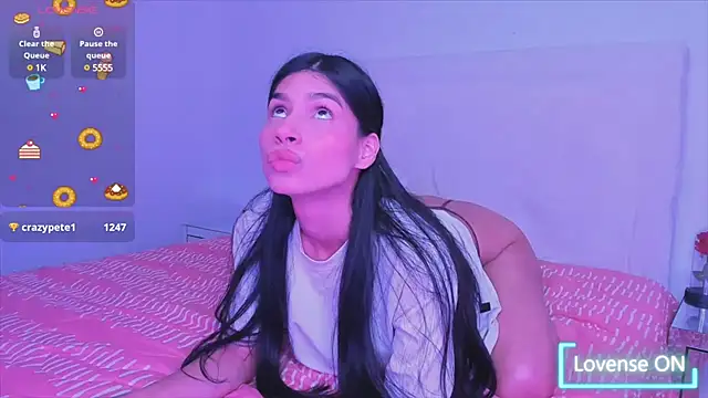 Snapshot of _violetadulce chatting on 02.05.25 violetadulce online show from 02.05.25