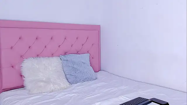 Snapshot of _violetadulce chatting on 10.30.25 violetadulce online show from 10.30.25