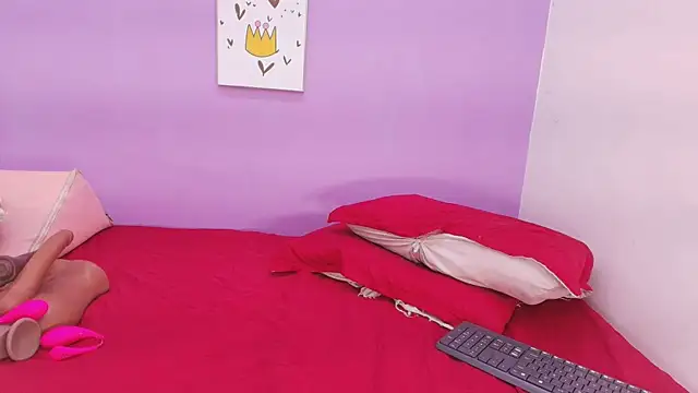 Snapshot of veronica_sinner_ chatting on 02.04.25 veronica sinner  online show from 02.04.25