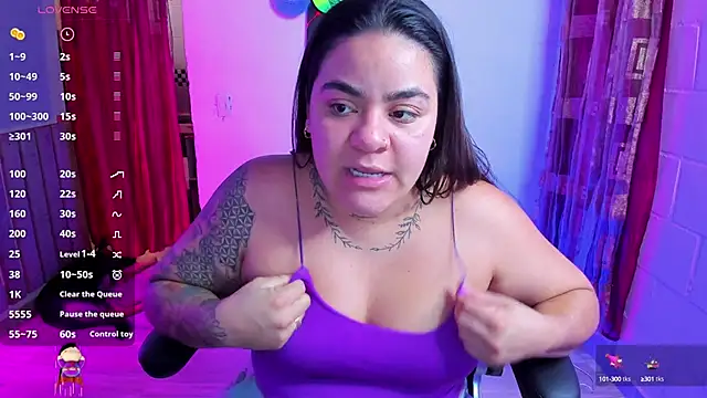 Snapshot of Sharon_hils chatting on 02.17.25 Sharon hils online show from 02.17.25