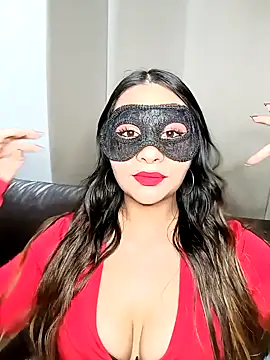 Snapshot of Ursa_sexy chatting on 02.14.25 Ursa sexy online show from 02.14.25