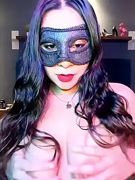 Snapshot of Ursa_sexy chatting on 09.21.25 Ursa sexy online show from 09.21.25