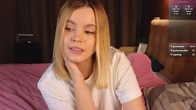 Snapshot of Milana15 chatting on 12.08.24 Milana15 online show from 12.08.24