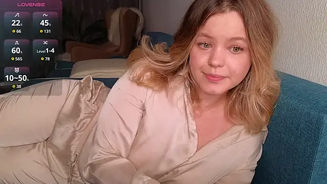 Snapshot of Milana15 chatting on 09.20.25 Milana15 online show from 09.20.25