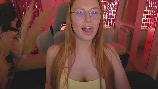 Snapshot of Love_Call chatting on 02.08.25 Love Call online show from 02.08.25