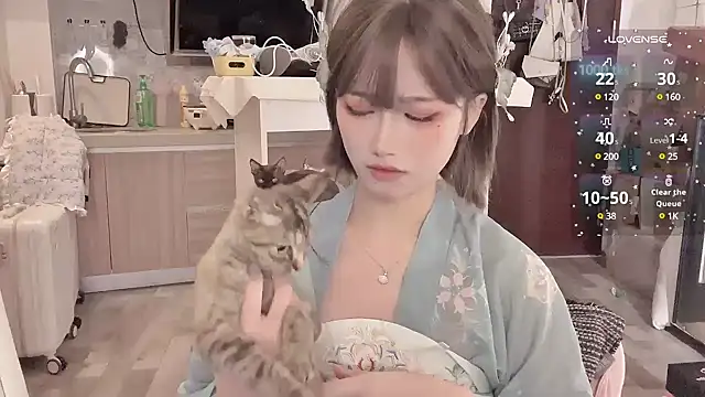 Snapshot of -XunMengLong- chatting on 02.13.25 -XunMengLong- online show from 02.13.25