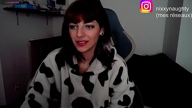 Snapshot of Nixxy_naughty chatting on 01.08.25 Nixxy naughty online show from 01.08.25