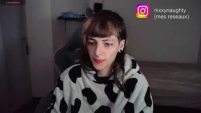 Snapshot of Nixxy_naughty chatting on 02.04.25 Nixxy naughty online show from 02.04.25