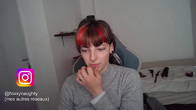 Snapshot of Nixxy_naughty chatting on 02.15.25 Nixxy naughty online show from 02.15.25
