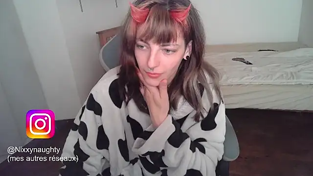 Snapshot of Nixxy_naughty chatting on 02.21.25 Nixxy naughty online show from 02.21.25