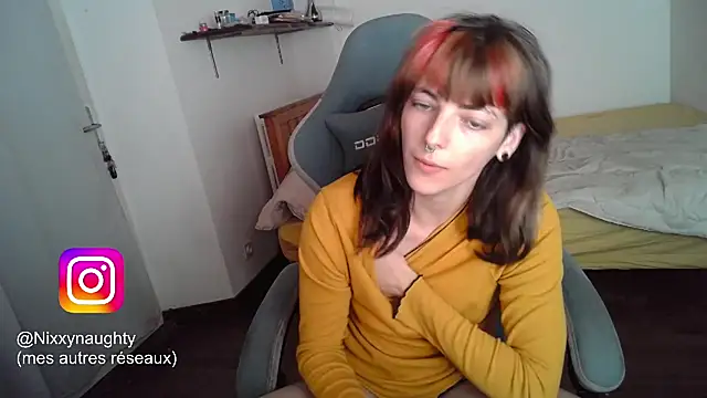 Snapshot of Nixxy_naughty chatting on 03.04.25 Nixxy naughty online show from 03.04.25