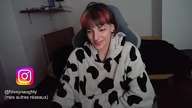 Snapshot of Nixxy_naughty chatting on 03.12.25 Nixxy naughty online show from 03.12.25