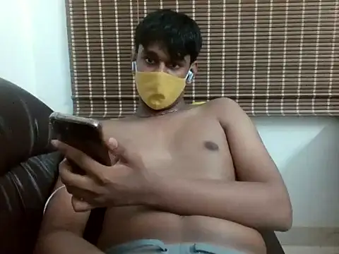 Snapshot of brownguy1234 chatting on 12.07.24 brownguy1234 online show from 12.07.24