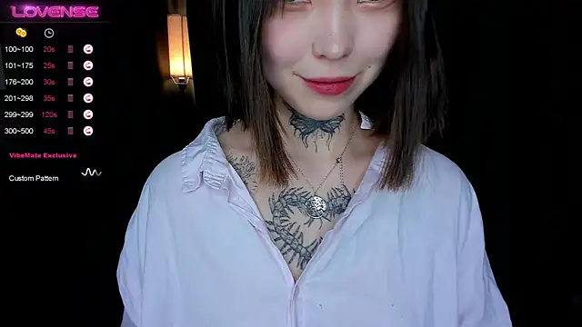 Snapshot of Dark_Ester chatting on 12.22.24 Dark Ester online show from 12.22.24