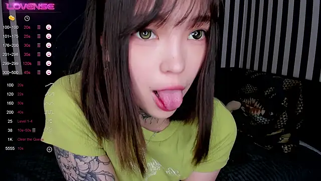 Snapshot of Dark_Ester chatting on 03.02.25 Dark Ester online show from 03.02.25