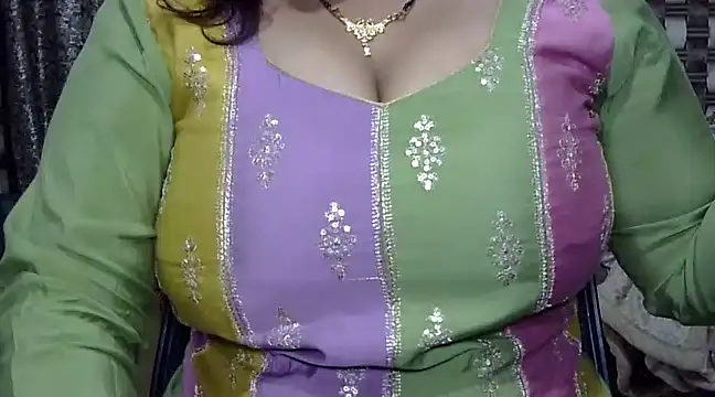 Snapshot of MONICA-LOVE chatting on 12.26.24 MONICA-LOVE online show from 12.26.24