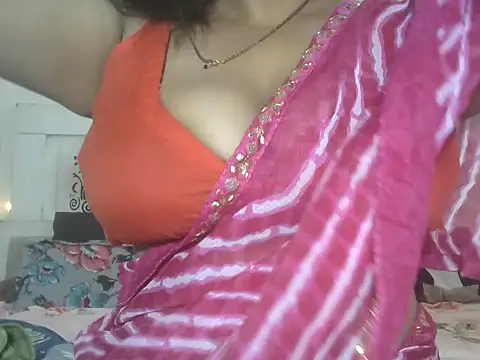 Snapshot of MONICA-LOVE chatting on 10.04.25 MONICA-LOVE online show from 10.04.25