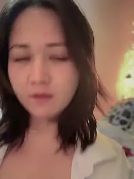 Snapshot of JoyFulLicss chatting on 02.28.25 JoyFulLicss online show from 02.28.25