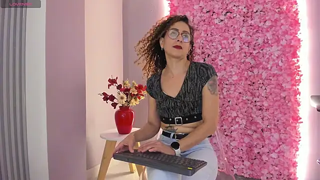 Angela donnato online show from 01.11.25