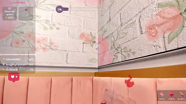 Annie Cute18  online show from 01.25.25