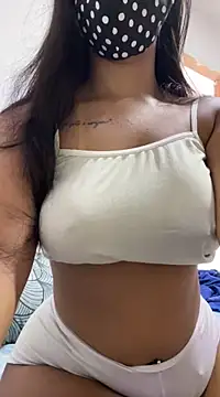 Snapshot of larissa1705 chatting on 01.08.25 larissa1705 online show from 01.08.25