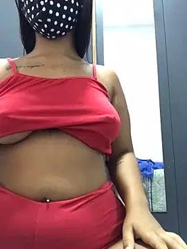 Snapshot of larissa1705 chatting on 02.04.25 larissa1705 online show from 02.04.25