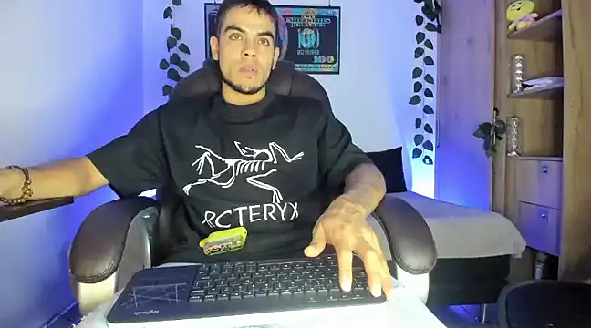 mikee scooth online show from 03.07.25