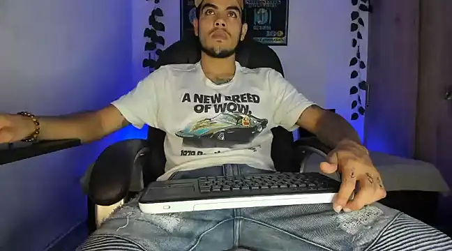 Snapshot of mikee_scooth chatting on 03.15.25 mikee scooth online show from 03.15.25