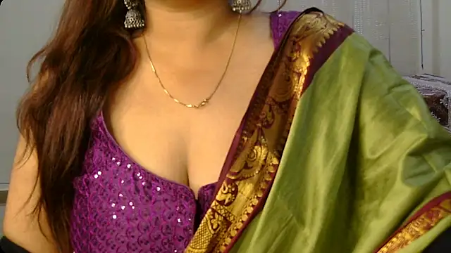 Snapshot of Rashisharma chatting on 03.18.25 Rashisharma online show from 03.18.25