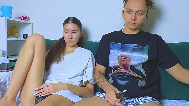 Snapshot of do_u_know_them chatting on 11.03.25 do u know them online show from 11.03.25