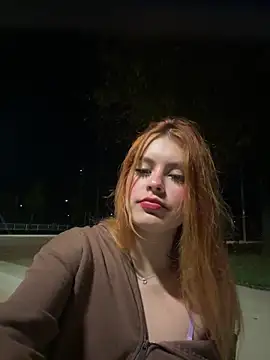 Snapshot of Isa_smeraldy chatting on 09.18.25 Isa smeraldy online show from 09.18.25