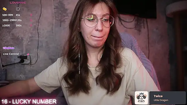 Snapshot of ms_allison_w chatting on 10.20.25 ms allison w online show from 10.20.25