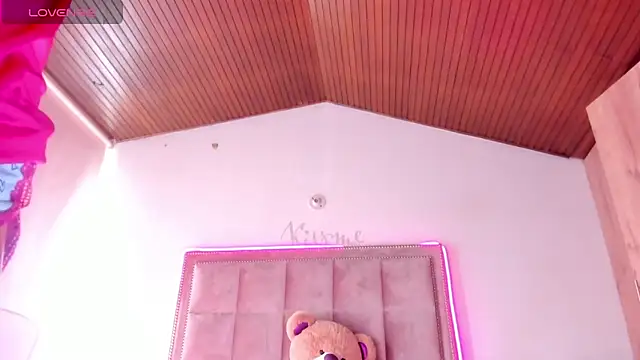 Snapshot of Melody_Ds chatting on 12.21.24 Melody Ds online show from 12.21.24