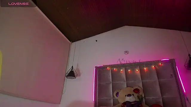 Snapshot of Melody_Ds chatting on 02.11.25 Melody Ds online show from 02.11.25