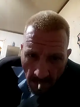 Snapshot of gettinit2wice chatting on 12.12.24 gettinit2wice online show from 12.12.24