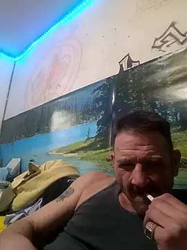 Snapshot of gettinit2wice chatting on 03.14.25 gettinit2wice online show from 03.14.25