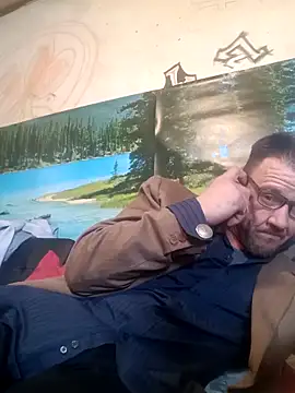 Snapshot of gettinit2wice chatting on 03.18.25 gettinit2wice online show from 03.18.25