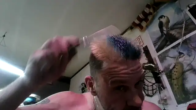 Snapshot of gettinit2wice chatting on 10.25.25 gettinit2wice online show from 10.25.25