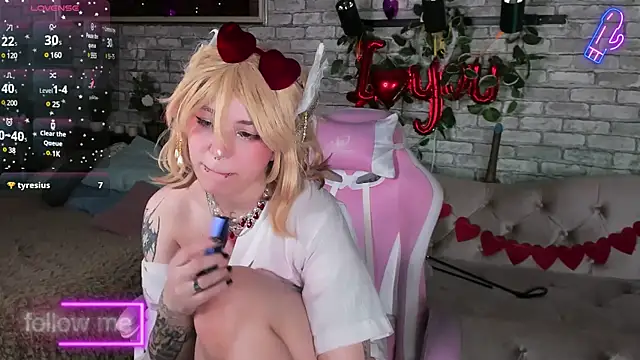 Snapshot of Alex_Howell chatting on 02.09.25 Alex Howell online show from 02.09.25