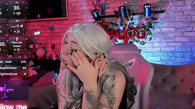 Snapshot of Alex_Howell chatting on 03.23.25 Alex Howell online show from 03.23.25