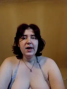 Snapshot of SexyLucie2024 chatting on 10.08.25 SexyLucie2024 online show from 10.08.25