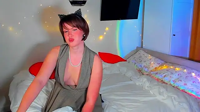 Snapshot of mirrorofsoul chatting on 09.29.25 mirrorofsoul online show from 09.29.25