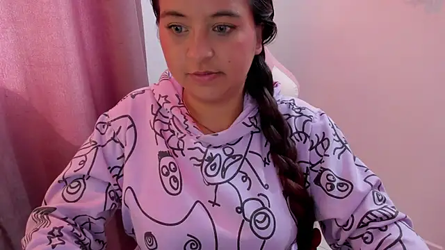 Snapshot of Sweet_Chloe06 chatting on 12.06.24 Sweet Chloe06 online show from 12.06.24