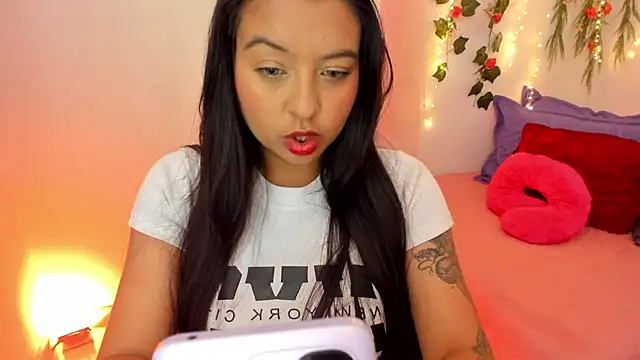 Snapshot of Sweet_Chloe06 chatting on 01.28.25 Sweet Chloe06 online show from 01.28.25