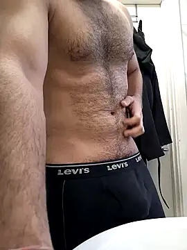 Snapshot of samcumms chatting on 02.15.25 samcumms online show from 02.15.25