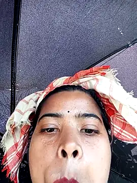 Snapshot of Queen_suman chatting on 11.13.25 Queen suman online show from 11.13.25